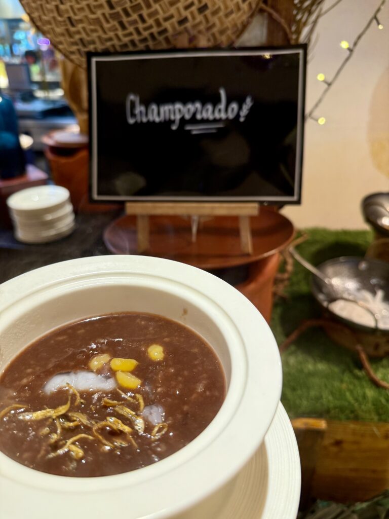 ボウルによそったチョコレートのお粥