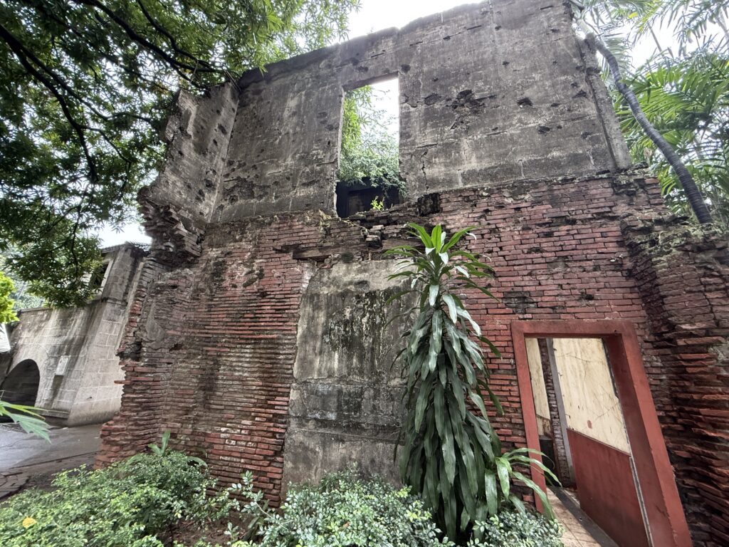 遺跡化している要塞